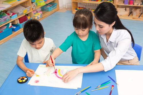 男生到重慶幼兒師范學(xué)校學(xué)習(xí)有優(yōu)勢(shì)嗎？