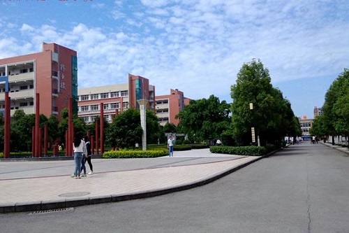 重慶南川隆化職業(yè)中學校2021年錄取分數線
