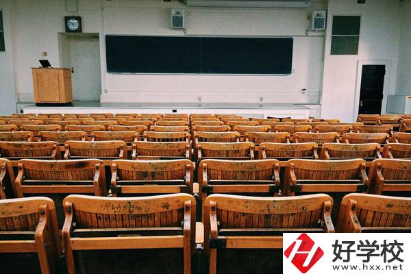 湖南醫(yī)藥中專學(xué)校主要專業(yè)有哪些？就業(yè)優(yōu)勢(shì)有哪些？