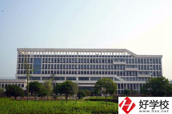 益陽職業(yè)技術(shù)學院教學樓