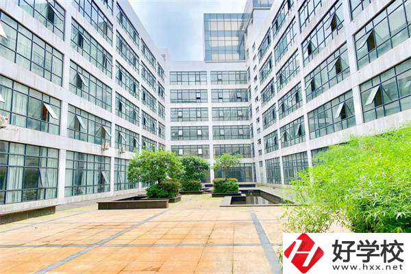 湖南曙光科技技工學(xué)校有哪些辦學(xué)特色？