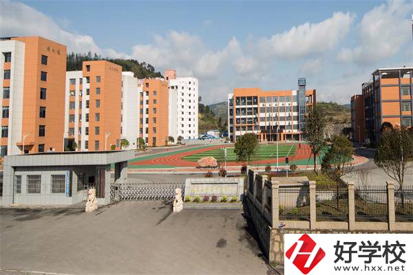 湘西有哪些學(xué)美發(fā)的中職學(xué)校？專業(yè)好就業(yè)嗎？