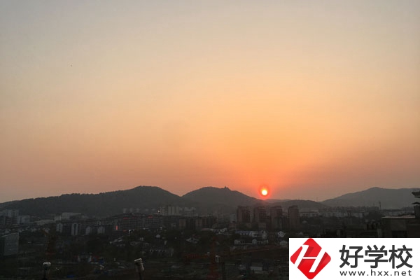 在邵陽(yáng)讀中職學(xué)校學(xué)什么專(zhuān)業(yè)好？