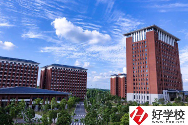 湖南可以學(xué)舞蹈類專業(yè)的職校有哪些？學(xué)費貴不貴？