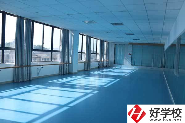長沙華中涉外職業(yè)高中有哪些熱門專業(yè)？