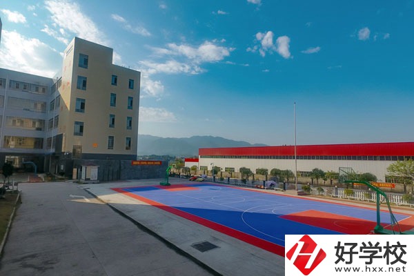 茶陵職業(yè)中等專業(yè)學(xué)校辦學(xué)條件如何？有什么辦學(xué)成果？