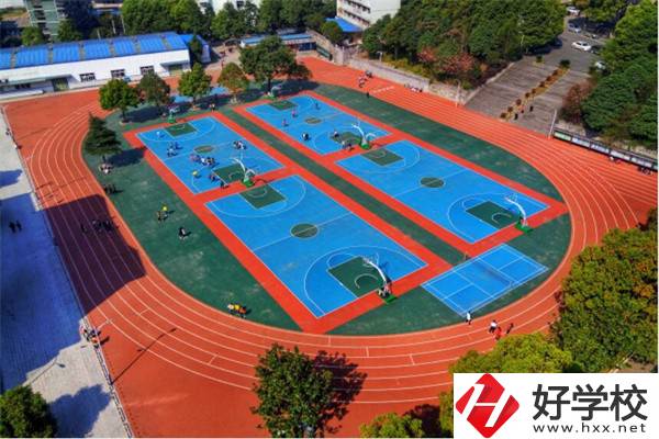 湘西吉首市的中專(zhuān)學(xué)校怎么樣？一年學(xué)費(fèi)多少？
