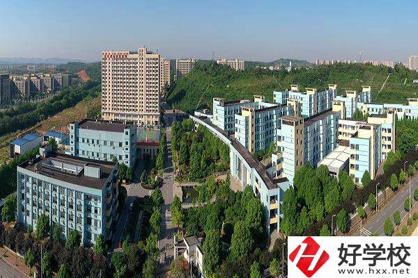長(zhǎng)沙財(cái)經(jīng)學(xué)校的地址在哪？來(lái)校路線(xiàn)怎么走？