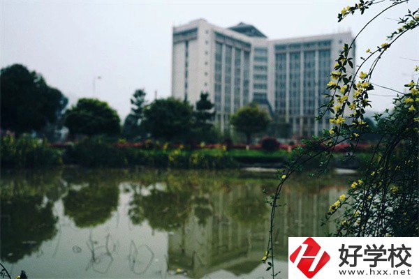 湘西有哪些重點技?？梢酝扑]？學(xué)校特色是什么？