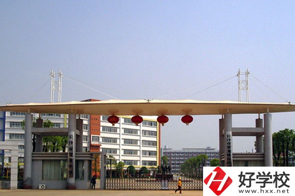 長沙市賀龍體育運動學(xué)校有哪些招生專業(yè)？