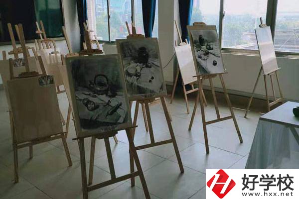 衡陽市文華藝術(shù)學(xué)校有哪些特色專業(yè)？