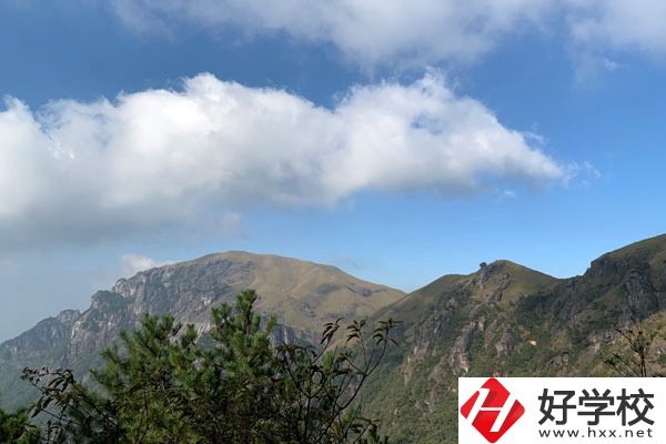 衡陽市信息網(wǎng)絡(luò)工程學(xué)校招生收費標(biāo)準(zhǔn)是什么？