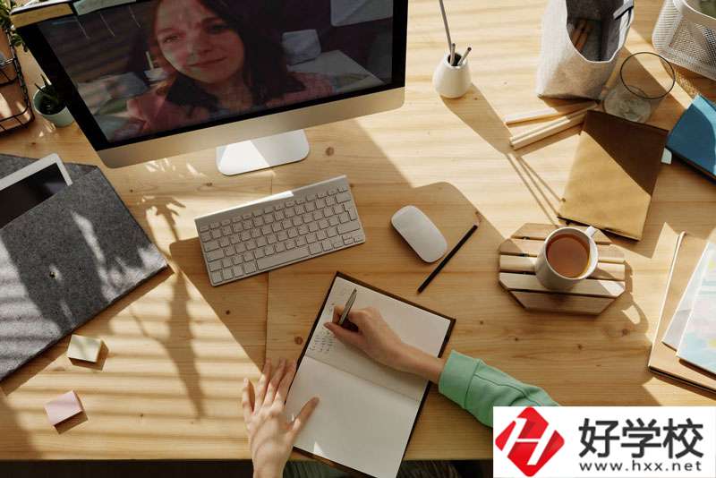 新化縣楚怡工業(yè)學(xué)校是職高嗎？怎么樣？