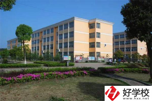岳陽平江共有幾所中專？學校辦學有特色嗎？