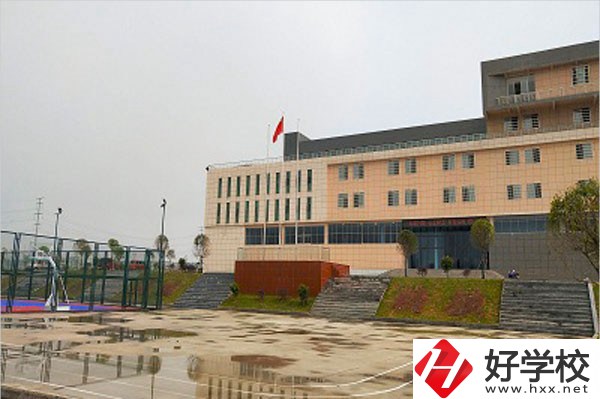 婁底市環(huán)宇中等職業(yè)技術(shù)學校有哪些辦學特色？