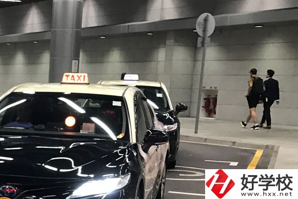 初中畢業(yè)讀婁底工貿(mào)職業(yè)中專，可以學(xué)什么專業(yè)？