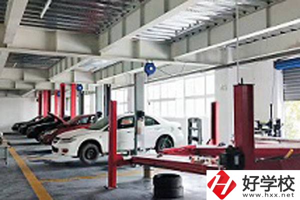 湖南華中工業(yè)技工學(xué)校的辦學(xué)特色有哪些方面？