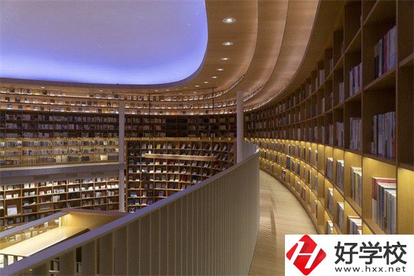 益陽公辦的中專有什么？上中專要考慮哪些問題？