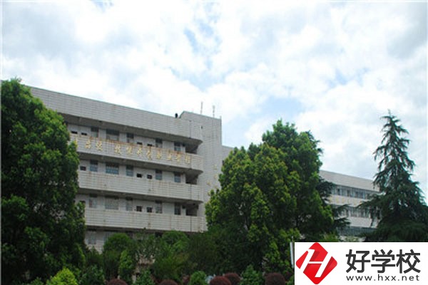 郴州想學(xué)平面設(shè)計(jì)推薦哪些中職？專業(yè)就業(yè)如何？