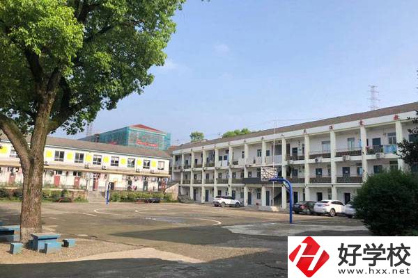 石門民族職業(yè)技術(shù)學(xué)校的辦學(xué)特色有哪些？