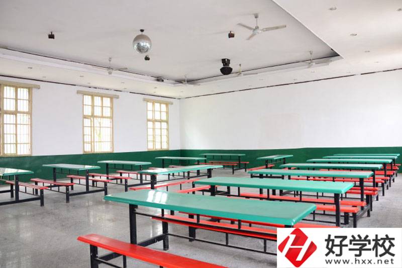 衡陽(yáng)計(jì)算機(jī)學(xué)校怎么樣？有些什么專業(yè)？
