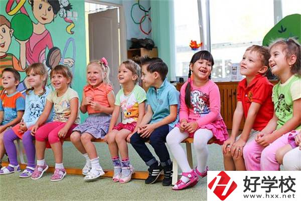 在湖南想當老師可以學哪些專業(yè)？需要考證嗎？