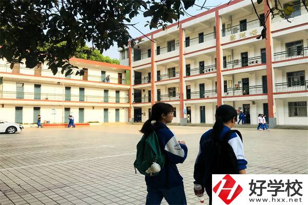 長(zhǎng)沙航天學(xué)校有什么專業(yè)推薦？可以免學(xué)費(fèi)就讀嗎？