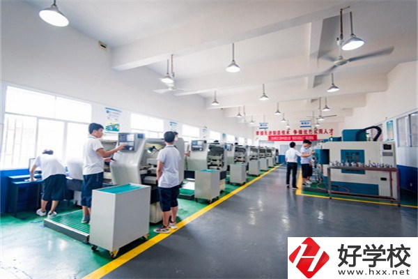 懷化的公辦職高有哪些？可以免學(xué)費嗎？