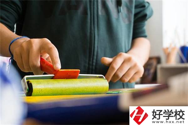 在湖南考不上高中又想繼續(xù)讀書怎么辦？有學(xué)校推薦嗎？