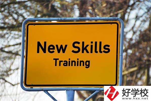 家長(zhǎng)在湖南選中職時(shí)要看哪幾點(diǎn)？有什么學(xué)校推薦？