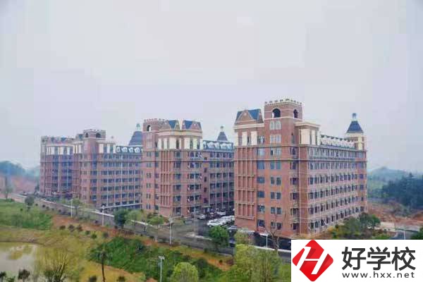 長(zhǎng)沙市拔萃中等職業(yè)學(xué)校地址在哪？有哪些來校路線？