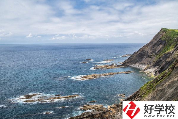華容縣職業(yè)中專學校有高考班嗎？升學率怎么樣？