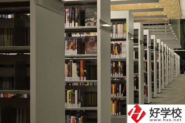 長沙鐵航職業(yè)中等技術(shù)學(xué)校有哪些專業(yè)？學(xué)費(fèi)貴不貴？
