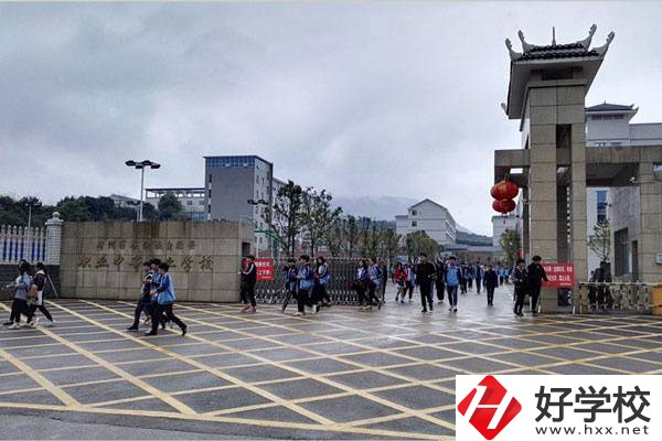 懷化有3+2分段制的中專(zhuān)嗎？對(duì)口專(zhuān)業(yè)好就業(yè)嗎？