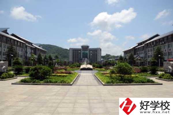 湘西州經(jīng)濟(jì)貿(mào)易學(xué)校開設(shè)了哪些專業(yè)？學(xué)費(fèi)是多少？