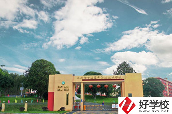 郴州市中大高科職業(yè)技術學校有哪些特色和優(yōu)勢？