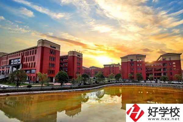桃江縣職業(yè)中專開設了哪些熱門專業(yè)？
