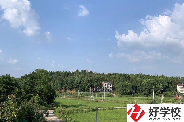 南縣職業(yè)中等專業(yè)學(xué)校怎么樣？值得報考嗎？