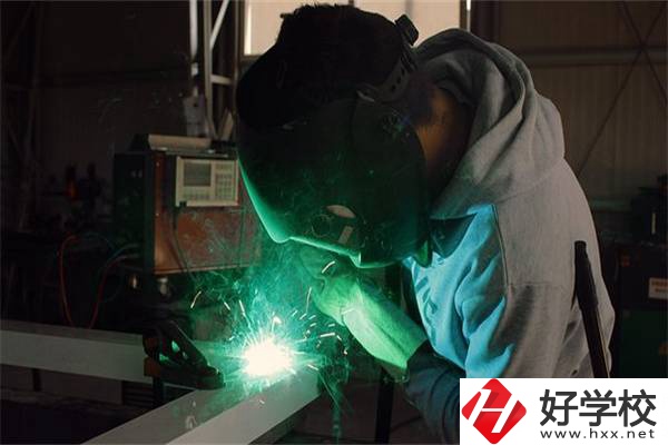 在湖南選擇技校就讀有什么優(yōu)勢？讀技校怎么樣？
