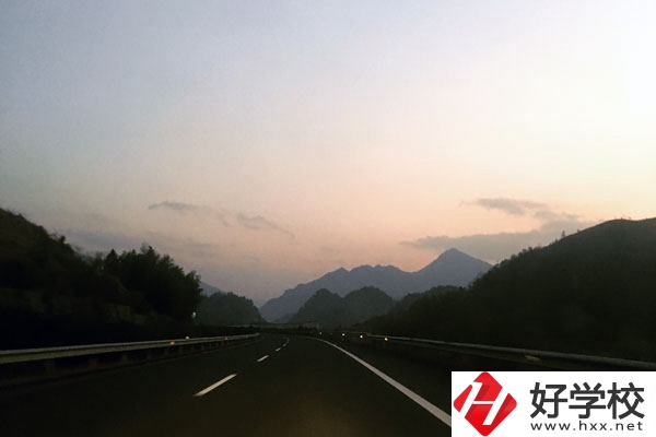 常德財(cái)經(jīng)中等專業(yè)學(xué)校重點(diǎn)建設(shè)的專業(yè)有哪些？