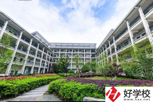湘西有學習中西面點的學校嗎？專業(yè)好就業(yè)嗎？
