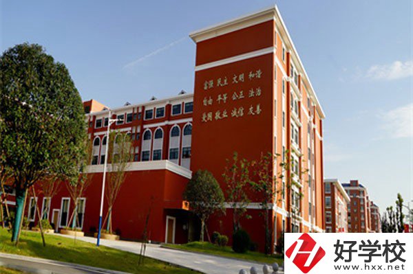 湖南醫(yī)藥職業(yè)中專學(xué)校怎么樣，有哪些優(yōu)秀教師？
