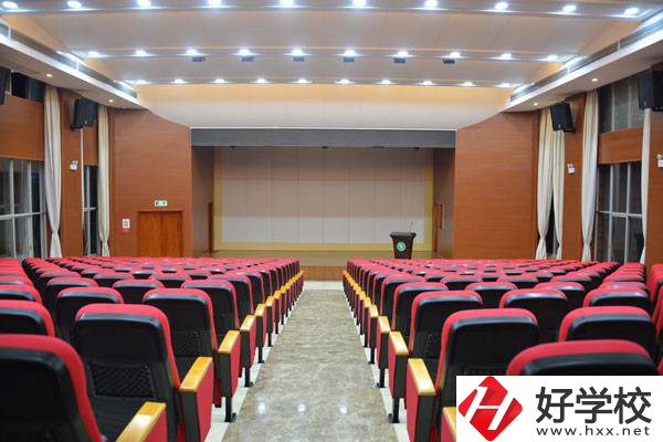 常德女子外語(yǔ)學(xué)校有哪些專業(yè)，就業(yè)前景如何？