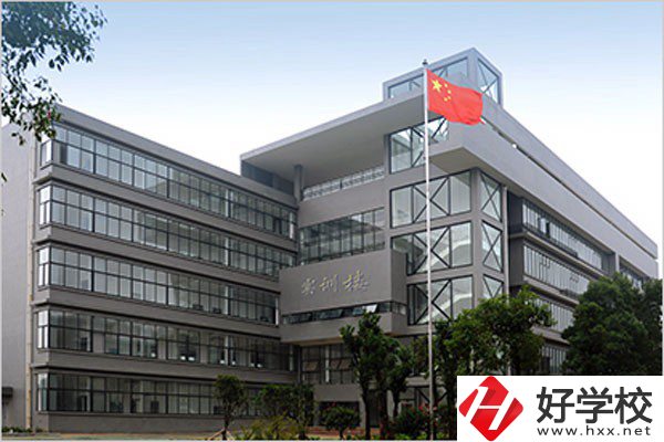 在湘潭，有哪些技校是公辦的？