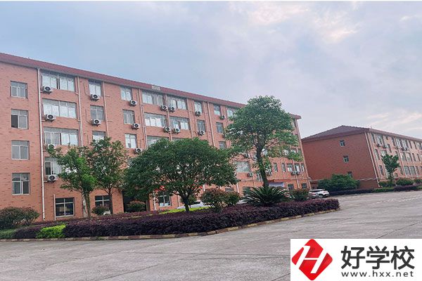 湖南華航鐵路科技技工學(xué)校有什么優(yōu)勢(shì)？值得報(bào)考嗎？