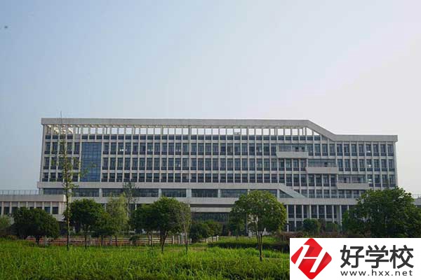 益陽職業(yè)技術(shù)學(xué)院中職部汽車維修專業(yè)值得學(xué)嗎？
