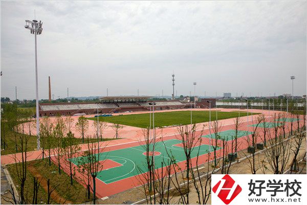常德汽車機(jī)電學(xué)校師資情況如何？就業(yè)情況如何？