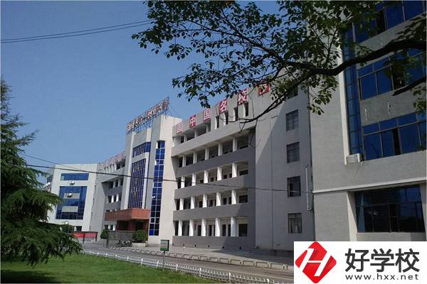 湘陰縣第一職業(yè)中等專業(yè)學(xué)校有哪些專業(yè)？就業(yè)率高嗎？