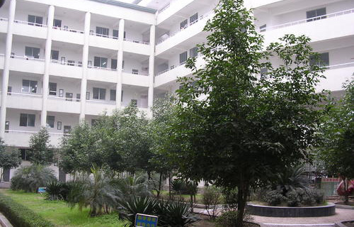 麗江市古城區(qū)農(nóng)業(yè)機械化技術學校