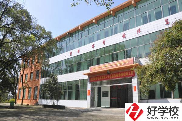 衡陽蔡倫科技中等職業(yè)學(xué)校如何?學(xué)費(fèi)貴嗎?